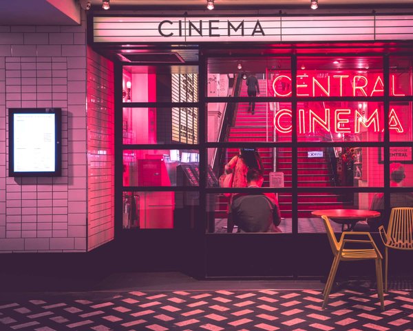 How can UK movie theaters use data analytics to enhance customer experience?